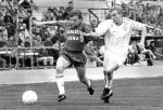 Vorschaubild für Datei:1990-04-07 DDR-OL 20. Spt. FC Carl Zeiss Jena - FC Berlin 1-1 - Böger, Ernst.jpg